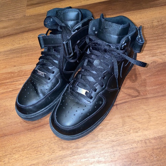 Nike Other - Nike Air Force One Mid Size 11